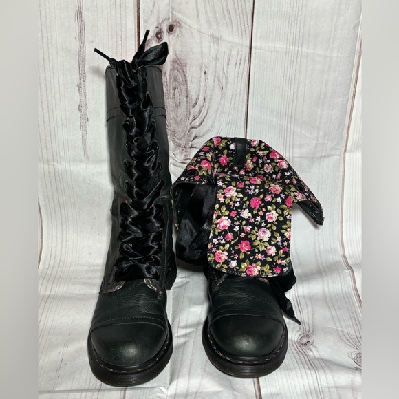 Black Combat Boots with Floral Lining - Picture 2 of 13